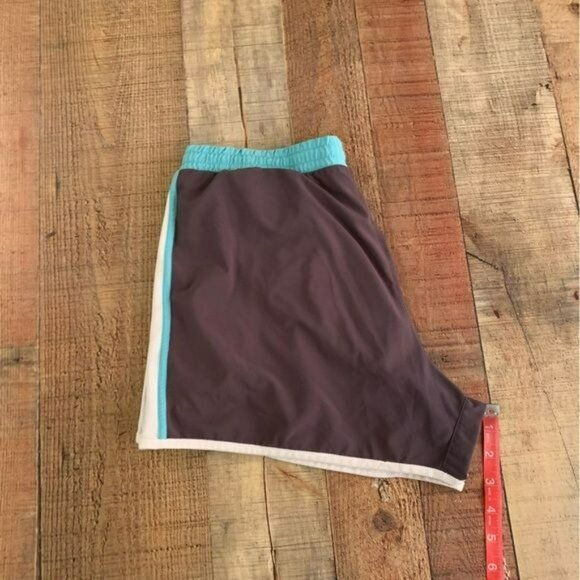 Brooks womens lined running shorts in gray blue and white - Picture 4 of 8